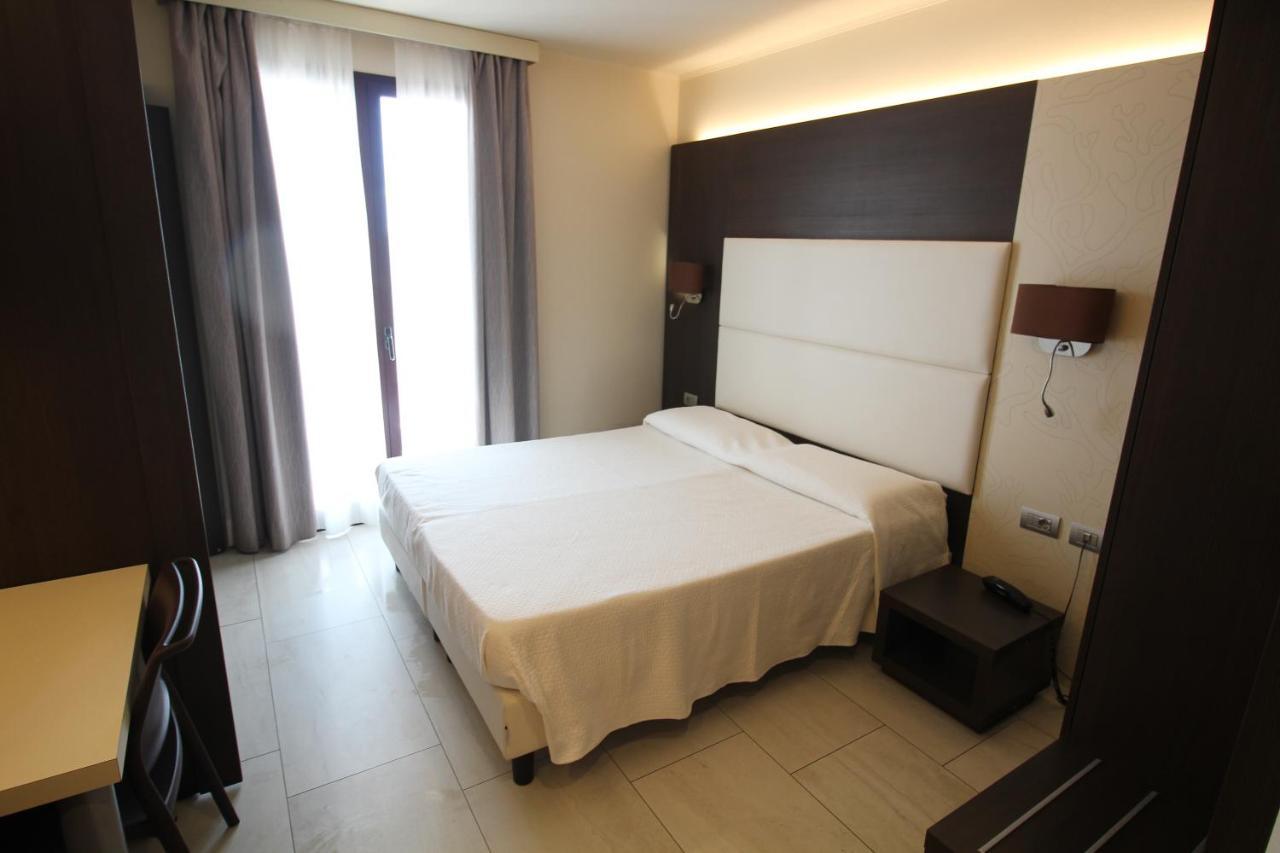 Aparthotel Del Prado Riva Ligure Exteriér fotografie