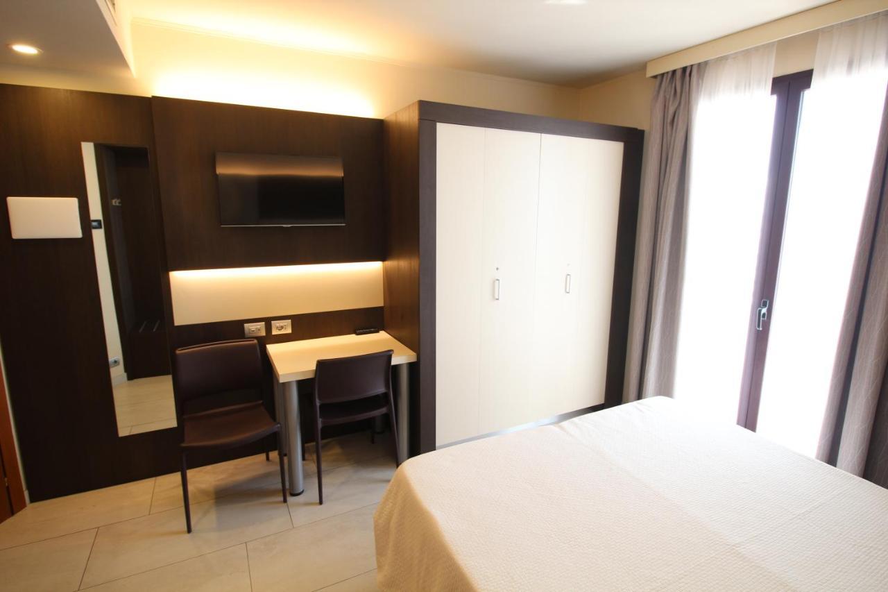 Aparthotel Del Prado Riva Ligure Exteriér fotografie