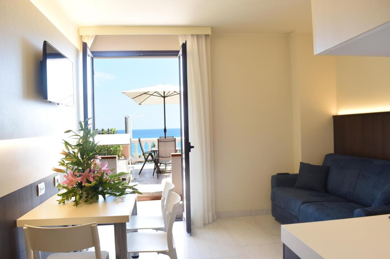 Aparthotel Del Prado Riva Ligure Exteriér fotografie