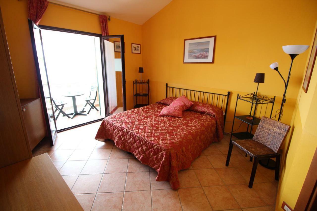 Aparthotel Del Prado Riva Ligure Exteriér fotografie