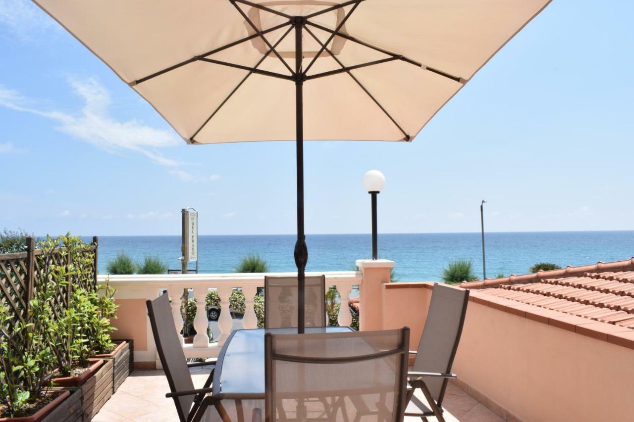 Aparthotel Del Prado Riva Ligure Exteriér fotografie
