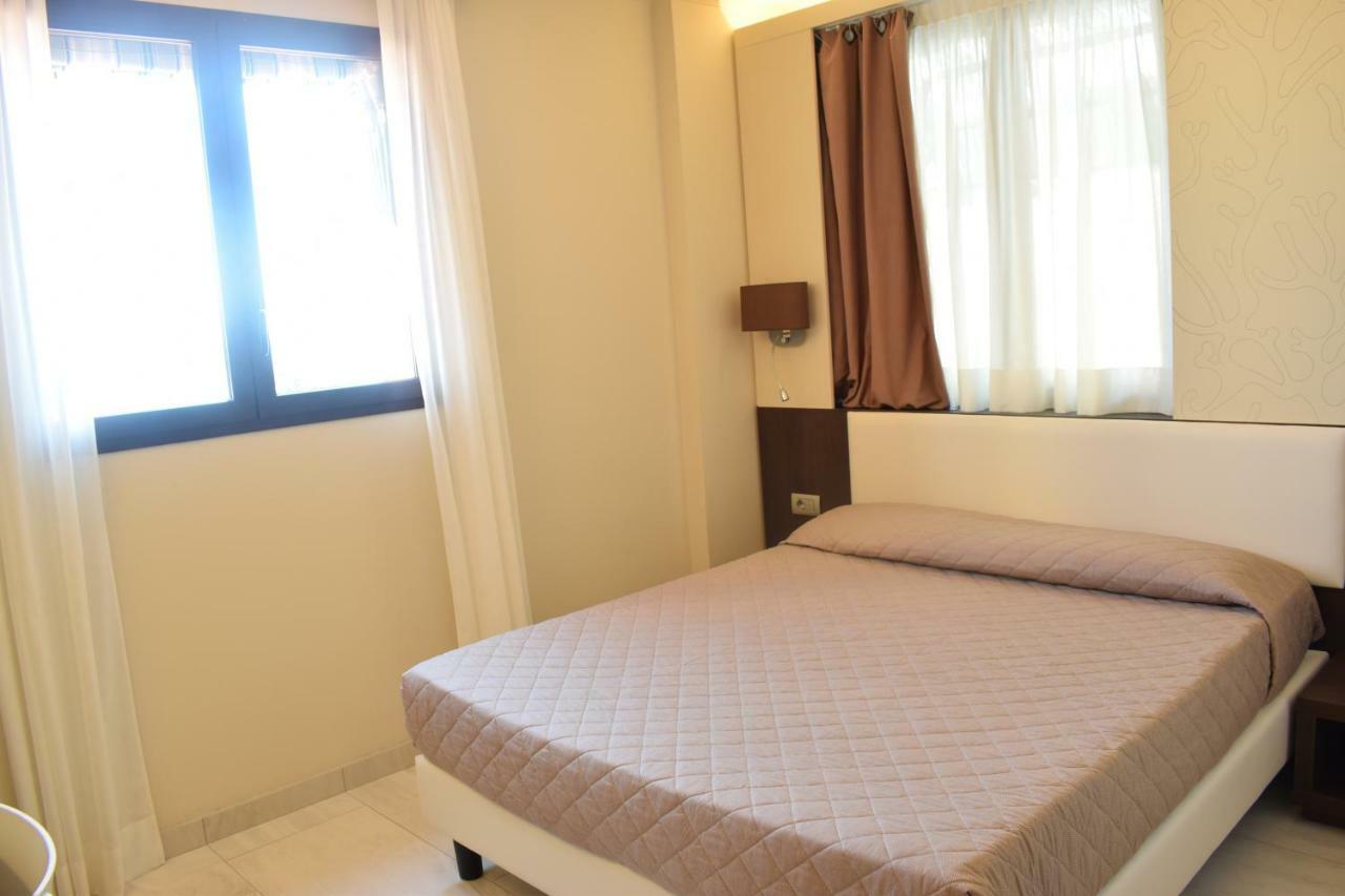 Aparthotel Del Prado Riva Ligure Exteriér fotografie
